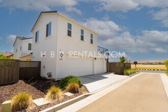 2299 Jessica Way in Tracy, CA - Building Photo - Building Photo