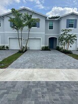4328 Hammock Grv Dr in Greenacres, FL - Building Photo