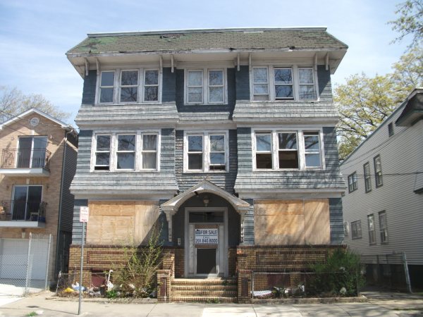 25-27 Bragaw Ave in Newark, NJ - Building Photo