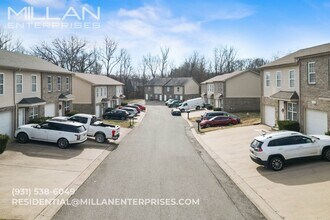 100 Sango Place Villas Dr in Clarksville, TN - Building Photo - Building Photo