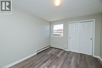 2251 Mountainside Dr in Burlington, ON - Building Photo - Building Photo