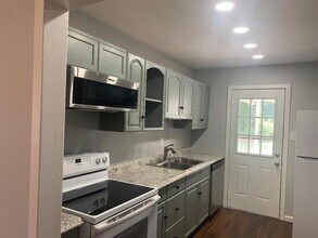 2501 Murphy Dr in Bedford, TX - Building Photo - Building Photo