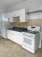 9 Sherman St in Newport, RI - Building Photo - Building Photo