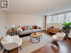 26 Woodfern Ct in Kitchener, ON - Building Photo - Building Photo