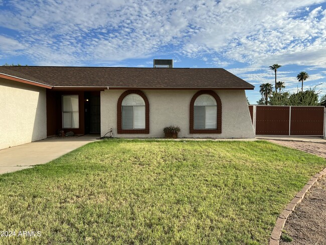 515 E Sack Dr in Phoenix, AZ - Building Photo - Building Photo