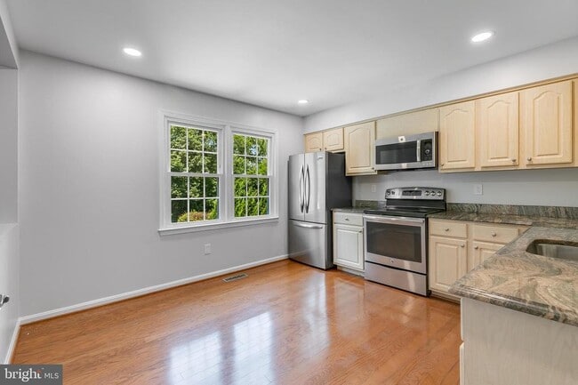 8589 Raglan Rd in Vienna, VA - Building Photo - Building Photo