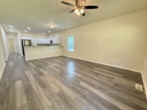 1582 Hobbs Island Rd SE in Huntsville, AL - Foto de edificio - Building Photo