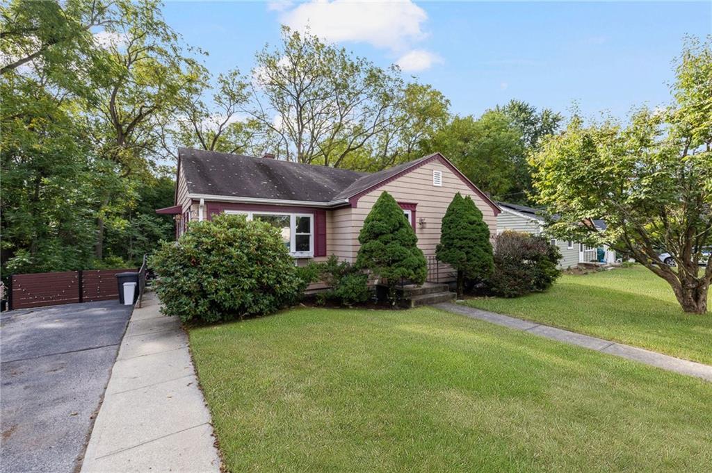 61 School St in Johnston, RI - Building Photo