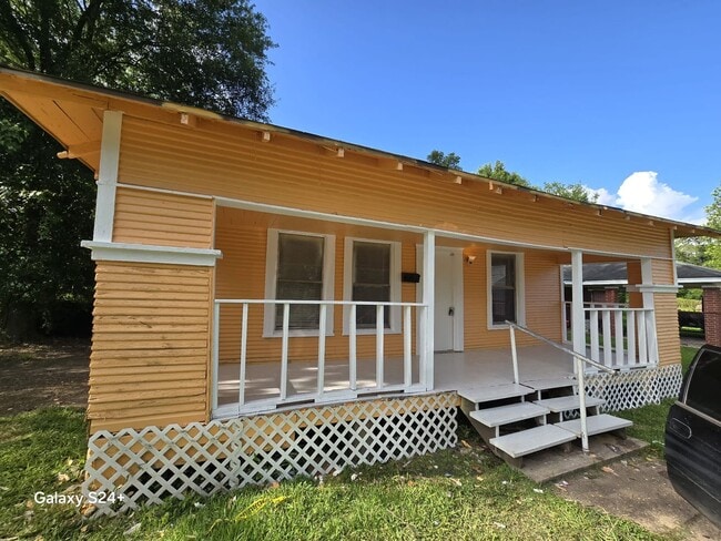 755 Doucette Ave in Beaumont, TX - Building Photo - Building Photo