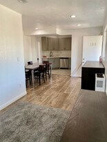 1313 W 24th St, Unit 1313 in Los Angeles, CA - Building Photo
