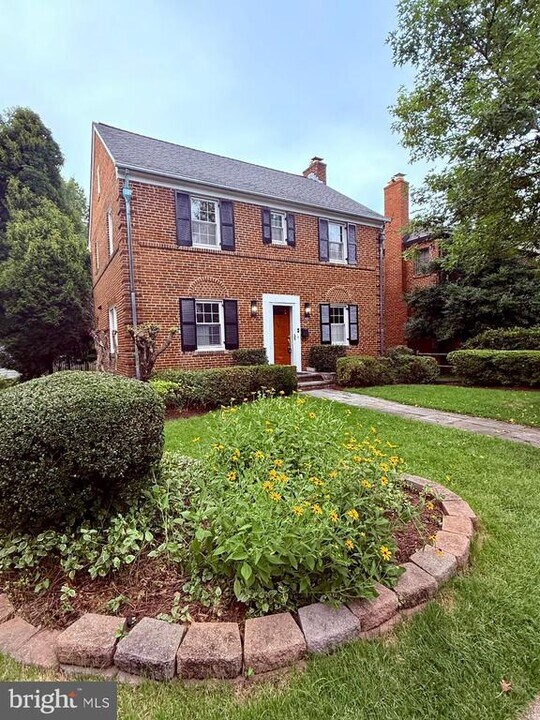 4523 Alton Pl NW in Washington, DC - Building Photo