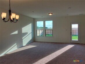 4001 Woodside Dr in Seguin, TX - Building Photo - Building Photo