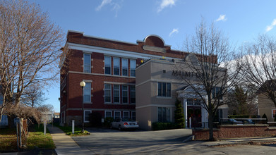 Mumford Manor in Newport, RI - Building Photo - Building Photo