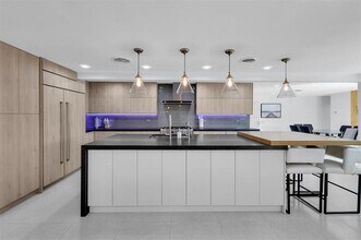 4710 NE 27th Ave in Fort Lauderdale, FL - Building Photo - Building Photo