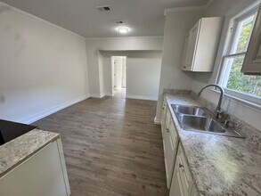 611 Dauphin Island Pkwy in Mobile, AL - Building Photo - Building Photo