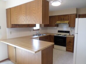2008 Shirley Ln in Manhattan, KS - Building Photo - Building Photo