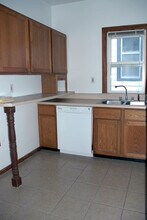 1115 E Burlington St, Unit 1115 in Iowa City, IA - Foto de edificio - Building Photo