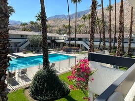 1900 S Palm Canyon Dr in Palm Springs, CA - Building Photo