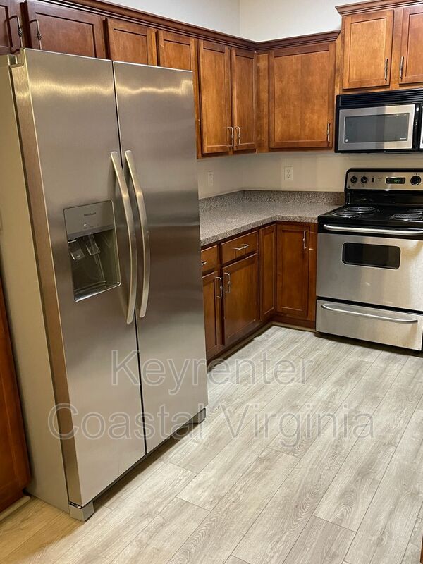 1201 Broad Water Arch in Carrollton, VA - Building Photo - Building Photo