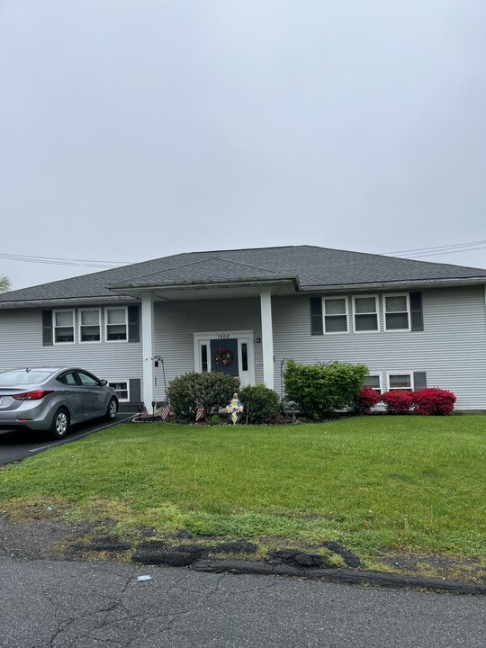 1508 Marion St in Dunmore, PA - Building Photo