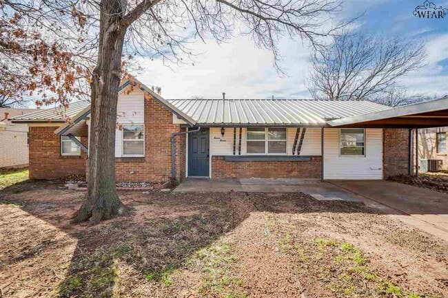 property at 1113 Lincoln Dr