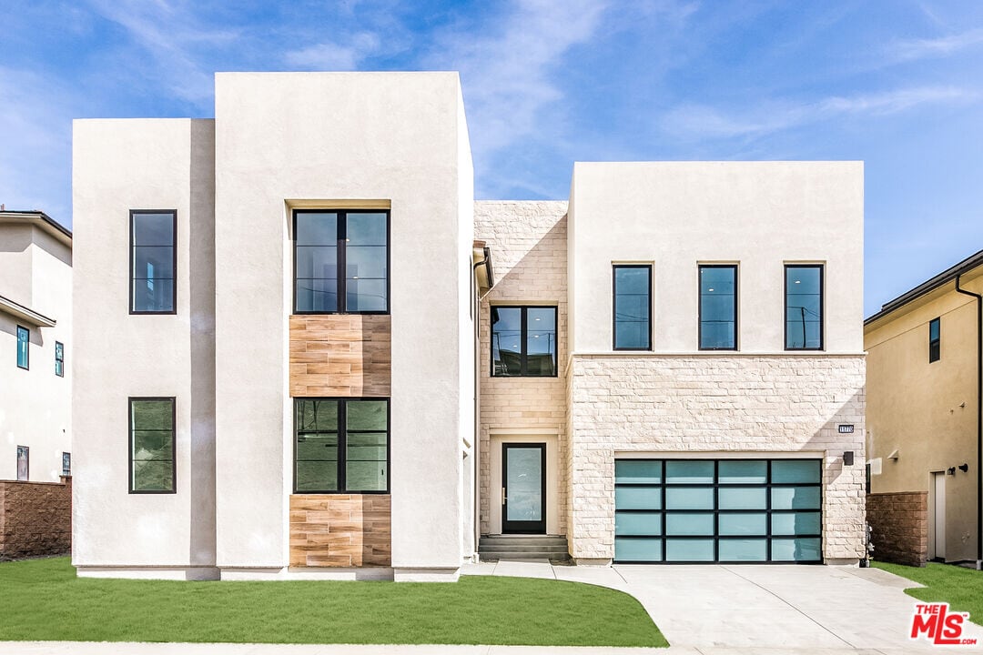 11770 Hillsborough Ln in Los Angeles, CA - Building Photo