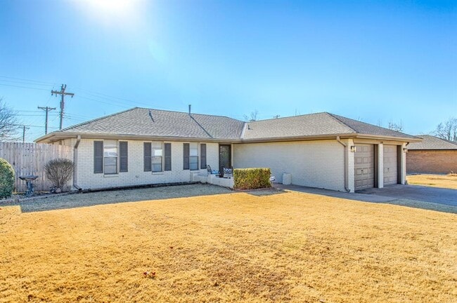 144 Marilyn Ave in Edmond, OK - Foto de edificio - Building Photo