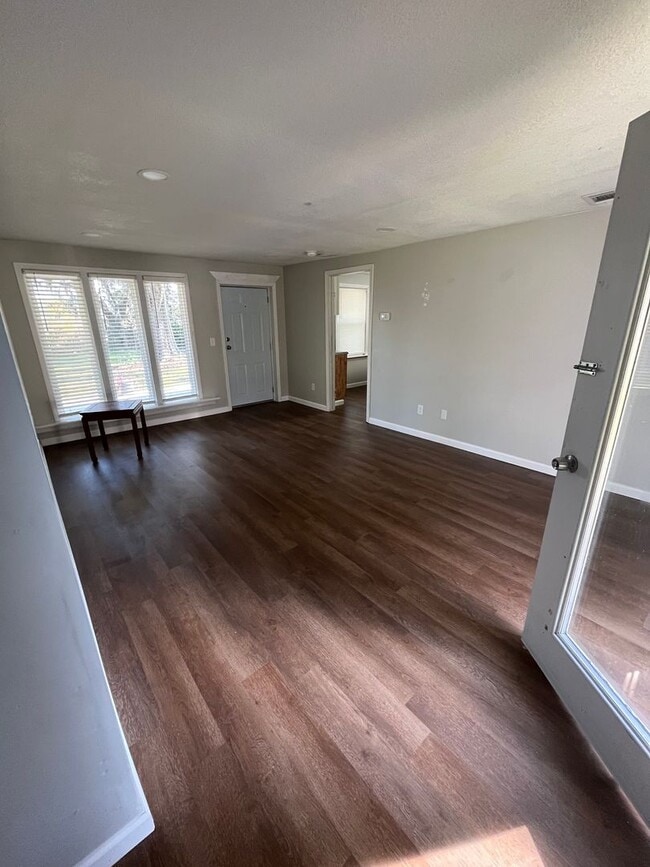 1128 Dean Forest Rd in Savannah, GA - Building Photo - Building Photo