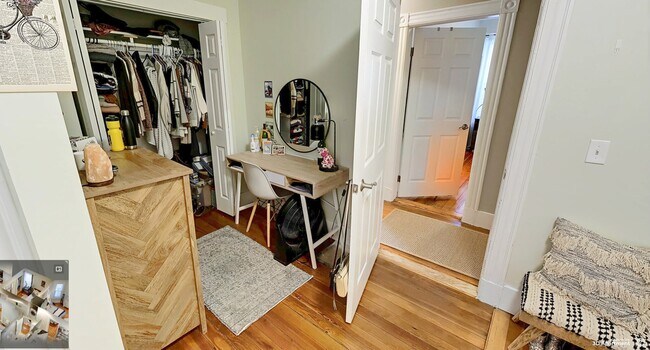 103 Marion St, Unit 1 in Somerville, MA - Building Photo - Building Photo