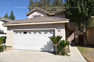 895 Pathfinder Way in Corona, CA - Building Photo