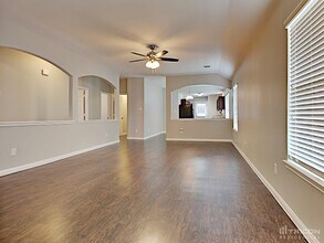 2439 High Island Way in Houston, TX - Building Photo - Building Photo