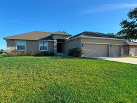 249 Rotonda Blvd W in Rotonda West, FL - Building Photo