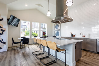 Commons at Sylvan Canyon Apartments in Portland, OR - Building Photo - Building Photo