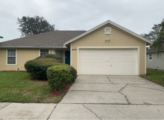 property at 4491 Cobblefield Cir E