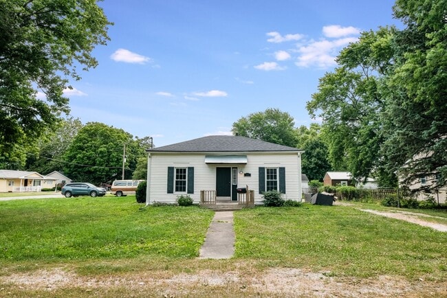701 S Embarras Ave in Tuscola, IL - Building Photo - Building Photo