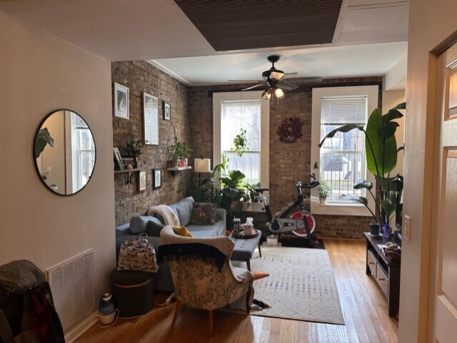 2138 W Webster Ave, Unit 1F in Chicago, IL - Foto de edificio - Building Photo