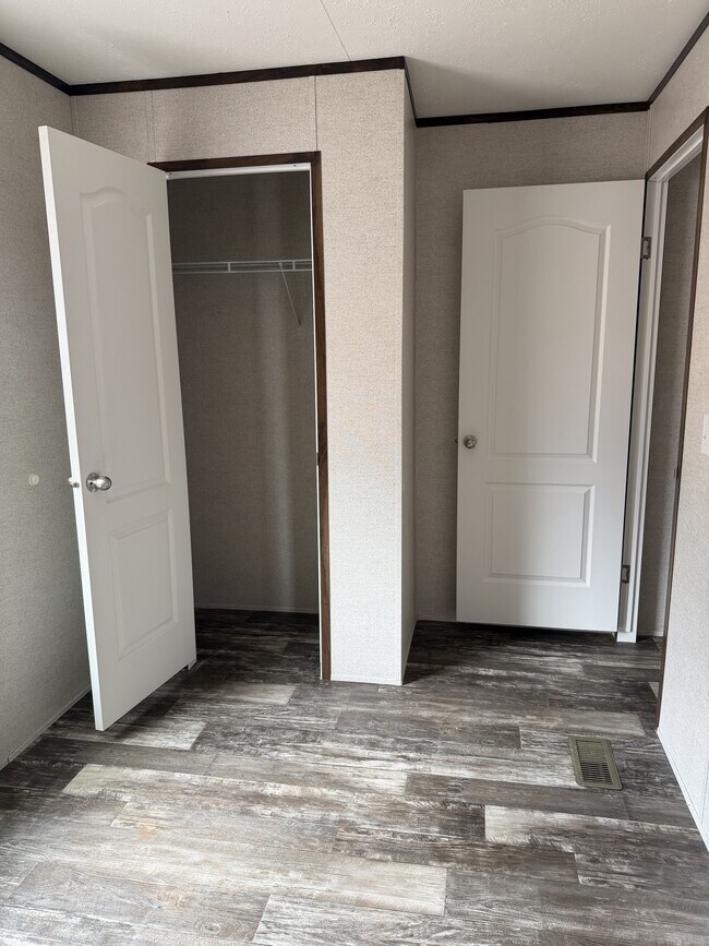 410 Parker St in Oak Grove, KY - Building Photo - Building Photo