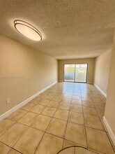 1755 W 60th St in Hialeah, FL - Building Photo - Building Photo