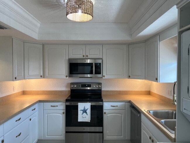 100 Waterway Rd in Jupiter, FL - Building Photo - Building Photo