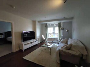 1501 Commonwealth Ave, Unit 203 in Boston, MA - Building Photo - Building Photo