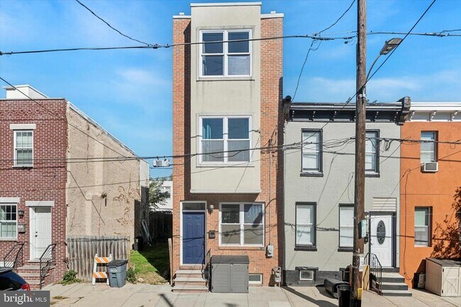 1913 Titan St in Philadelphia, PA - Building Photo - Building Photo