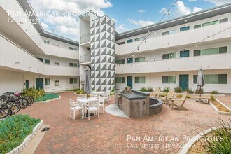 4034 S Pacific Ave in Los Angeles, CA - Foto de edificio - Building Photo