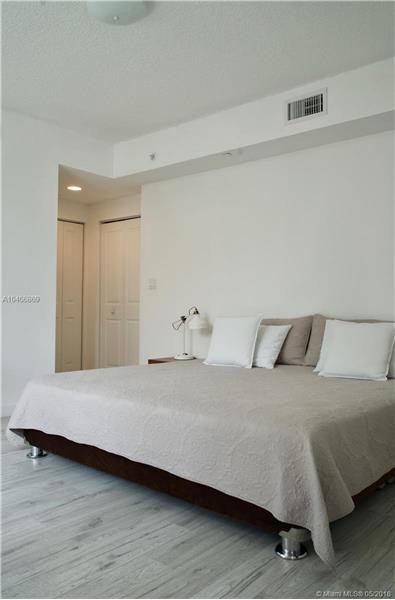 601 NE 23rd St-Unit -TH1 in Miami, FL - Building Photo - Building Photo