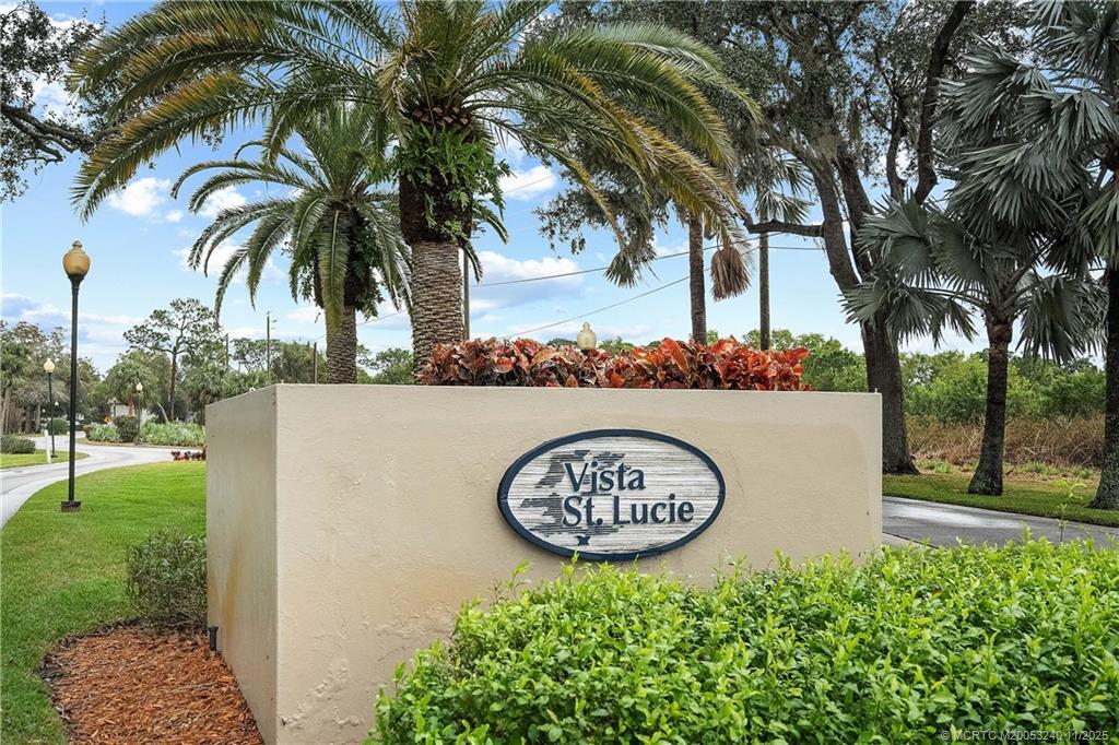 9 Lake Vista Trail in Port St. Lucie, FL - Building Photo