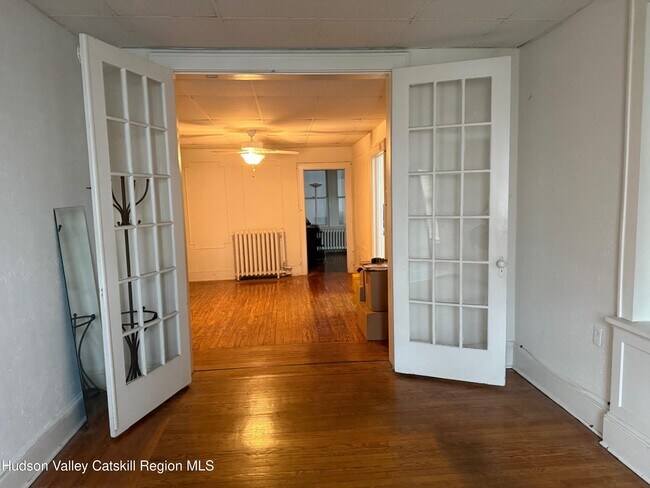 409 Warren St in Hudson, NY - Building Photo - Building Photo