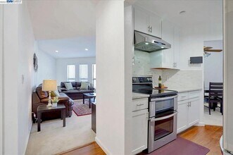 39400 Albany Common in Fremont, CA - Building Photo - Building Photo