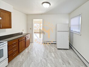 800 S Sawyer St, Unit A in Oshkosh, WI - Building Photo - Building Photo