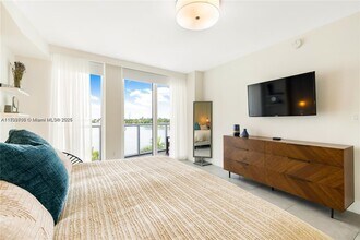 9821 E Bay Harbor Dr, Unit 503 in Bay Harbor Islands, FL - Building Photo - Building Photo