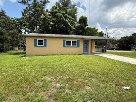 1602 E Annona Ave in Tampa, FL - Building Photo