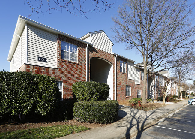 Harrison Grande in Cary, NC - Building Photo - Building Photo